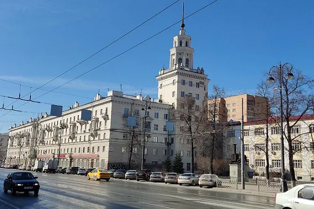 В Екатеринбурге в квартире обрушились перекрытия