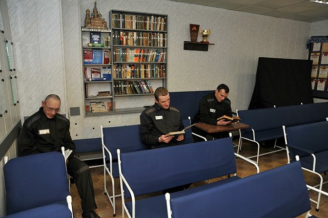 Больному раком пенсионеру, ограбившему ломбард, разрешили не сидеть