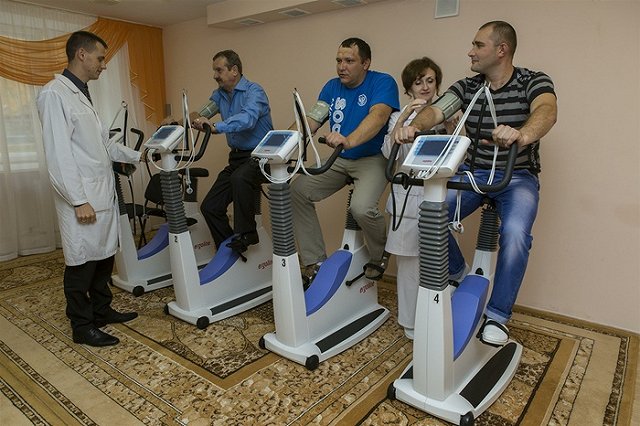 Путин предложил разрешить продажу и распитие вина в санаториях