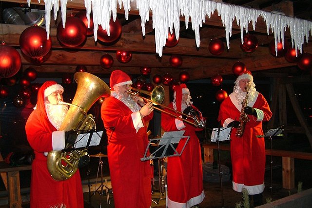 Завтра на Вайнера стартует фестиваль «Рождественское путешествие»