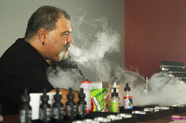 В Москве могут ограничить продажу жидкостей для электронных сигарет