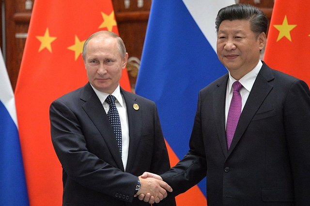 Обзор инопрессы. Трамп, Путин, Си Цзиньпин и культ сильного лидера