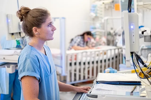 Врачи спасли ногу Ване Фокину. Малыш переходит на самостоятельное питание