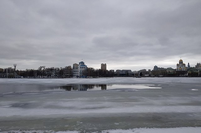 Двое мужчин утонули, катаясь на снегоходе по Белоярскому водохранилищу