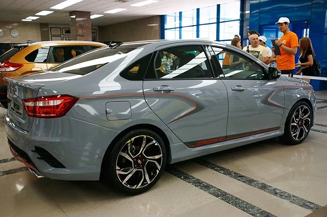 Россиянам предложили придумать название для новой модели Lada