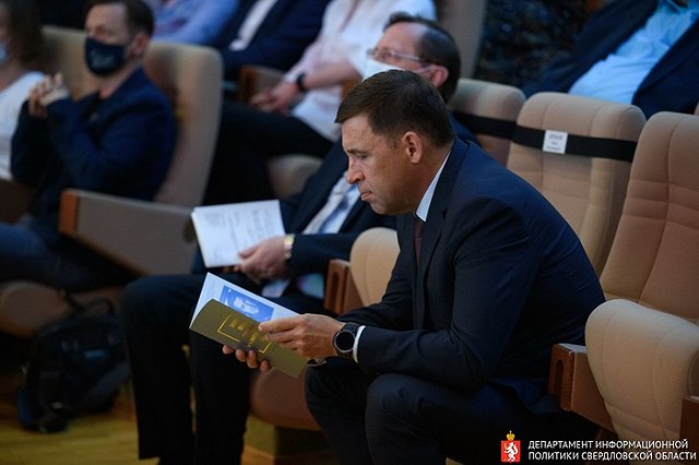 «А вы кто? А он кто?»: Жириновский не узнал Куйвашева и Высокинского — видео