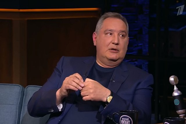 Рогозин попросил не присылать ему в соцсетях «идиотские смайлики»