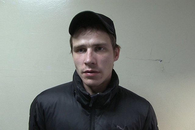 Внучка попала в ДТП: в Екатеринбурге парень украл у бабушки почти миллион рублей