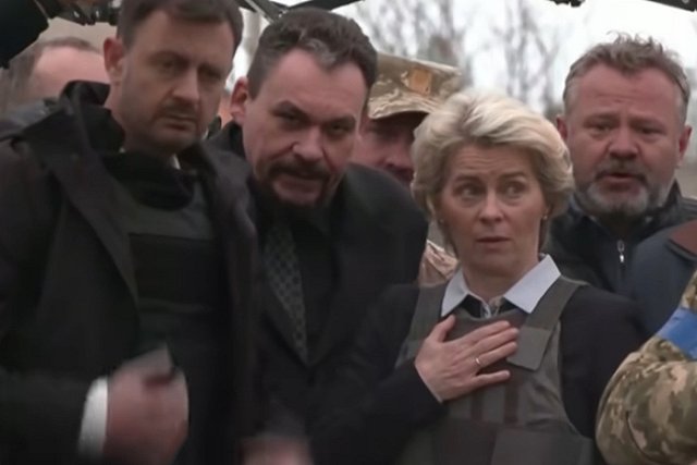 Минобороны: ВСУ готовят в Харьковской области новую провокацию, вскрывая могилы жителей