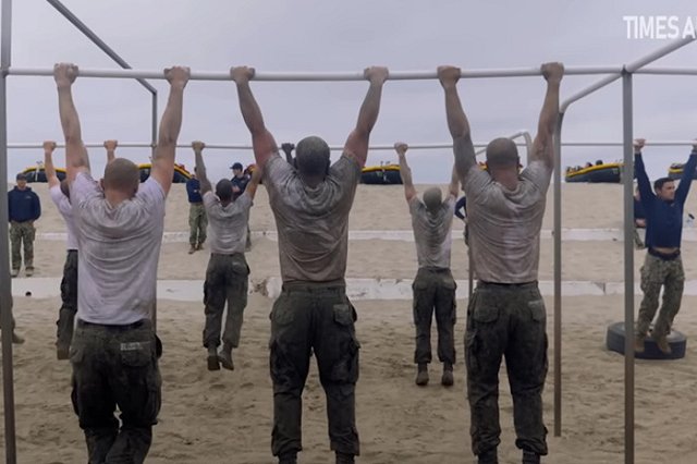 Экс-консультант Пентагона Макгрегор назвал число погибших на Украине американских военных