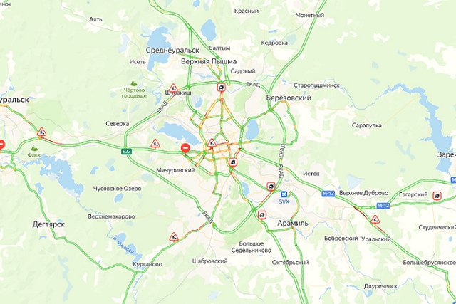 Свердловчане массово застряли в пробках на всех трассах региона