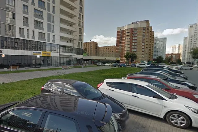 Екатеринбуржцы раскидали саморезы, чтобы прогнать дрифтеров