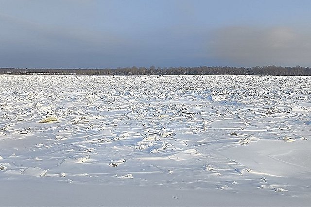 Поиски утонувшего на Белоярском водохранилище во время катания на снегоходе продолжаются