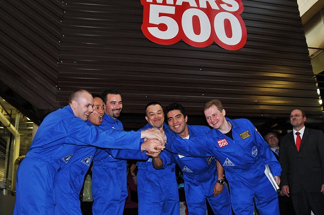 Роскосмос и NASA разработают план полета на Марс