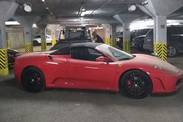 В Екатеринбурге продают за долги Ferrari. Таких в стране всего четыре