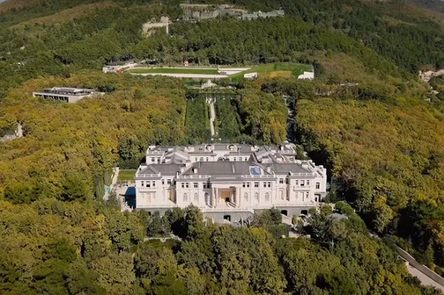 Песков ответил на вопрос о владельцах «дворца» в Геленджике