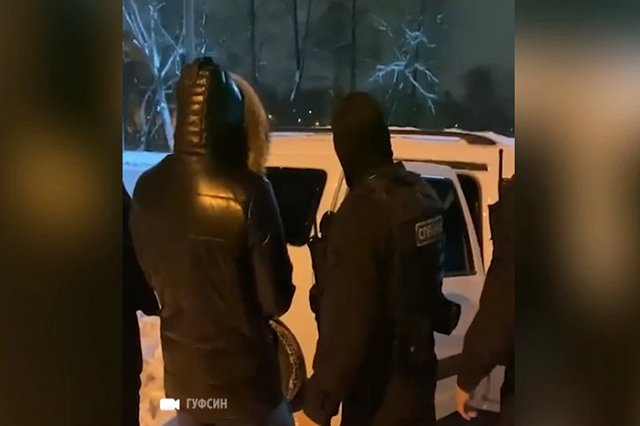 В Екатеринбурге спецназ задержал футболиста прямо во время матча