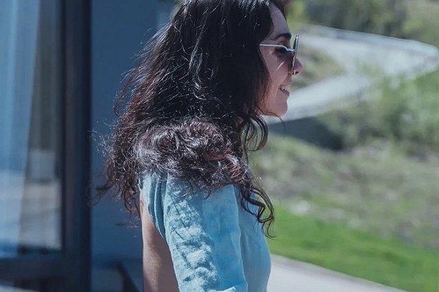 Известная екатеринбургская певица покинула Россию