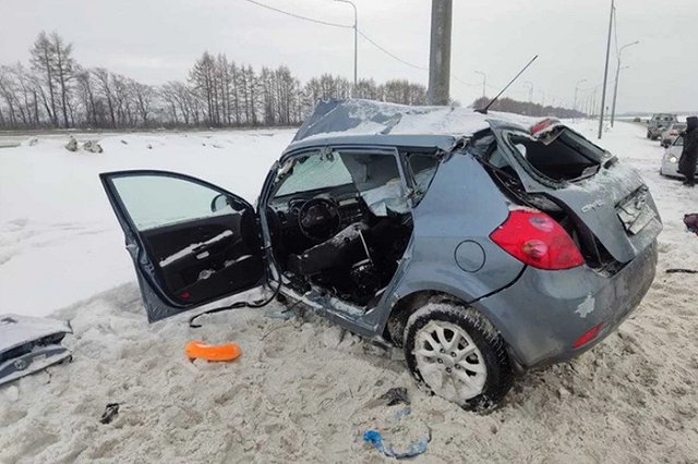 В жутком ДТП под Екатеринбургом насмерть разбились два человека