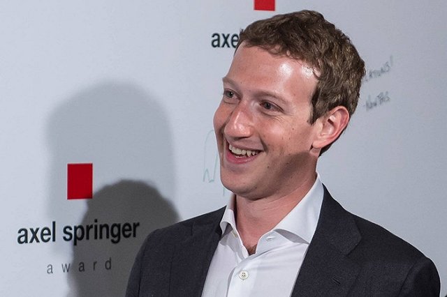 Цукерберг попросил снести загораживающие его особняк дома