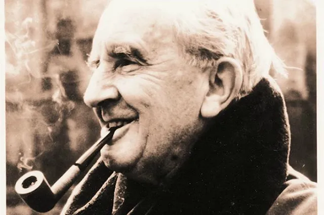 Сегодня 125 лет со дня рождения Джона Рональда Руэла Толкина