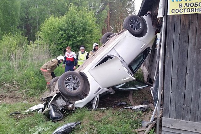 В посёлке Буланаш в результате ДТП перевернулся автомобиль