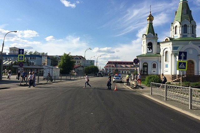 Водитель, сбивший женщину в переулке у вокзала, разыскивается в Екатеринбурге