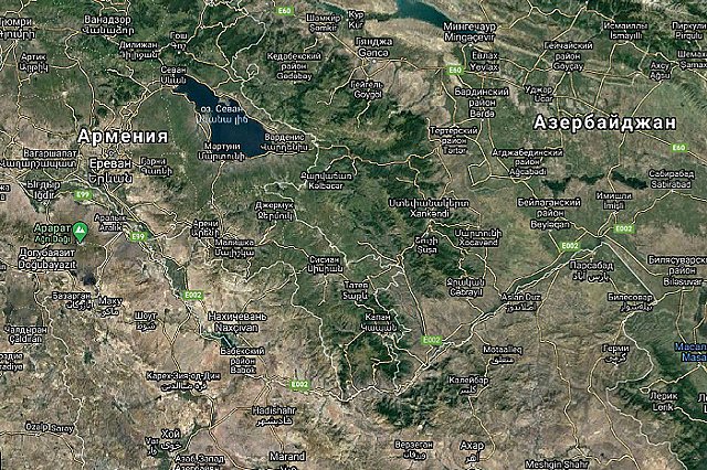 На армяно-азербайджанской границе начались бои