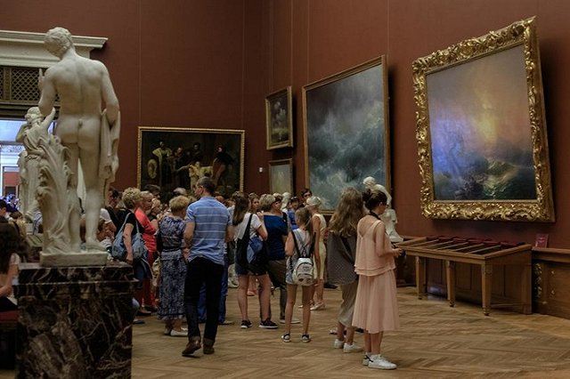 Артефакты из трех сокровищниц РАН украл 23-летний петербуржец (ФОТО)