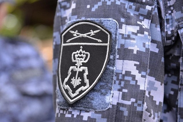 В Екатеринбурге силовики оцепили стадион