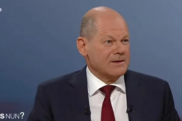 Шольц рассказал, что Путин в ходе переговоров чередует русский и немецкий