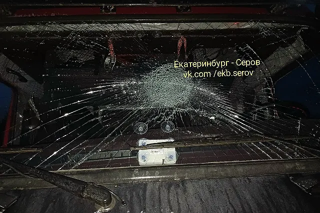 На Серовском тракте дети с моста разбивают стекла движущимся внизу автомобилям (ФОТО)