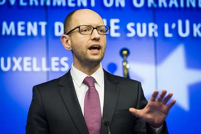 Яценюка заподозрили в получении взятки в 3 миллиона долларов