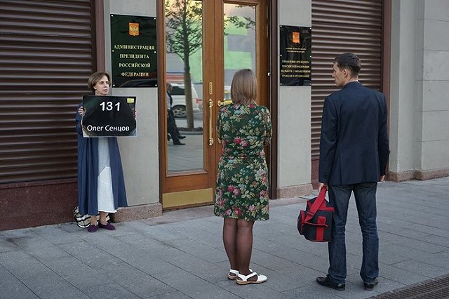 Источник: Сенцов доставлен в Москву в рамках процесса обмена с Украиной