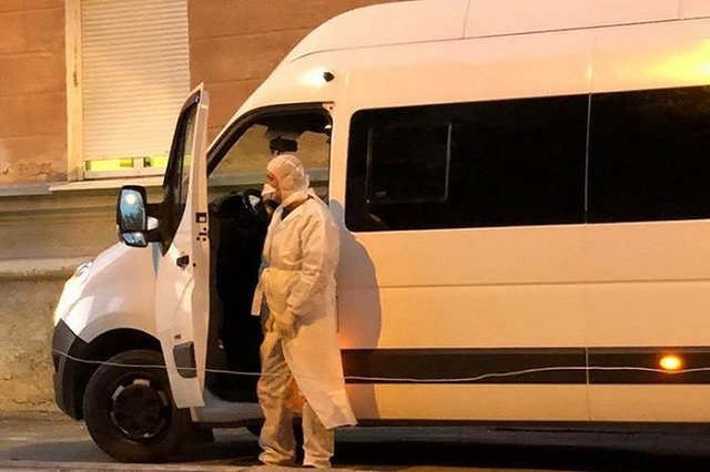 Водитель «такси» для заражённых коронавирсом рассказал о своей работе