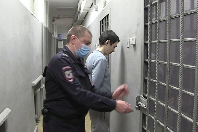 «Остальные деньги проиграл». Игроман задержан за нападение на пункт микрозаймов в Екатеринбурге