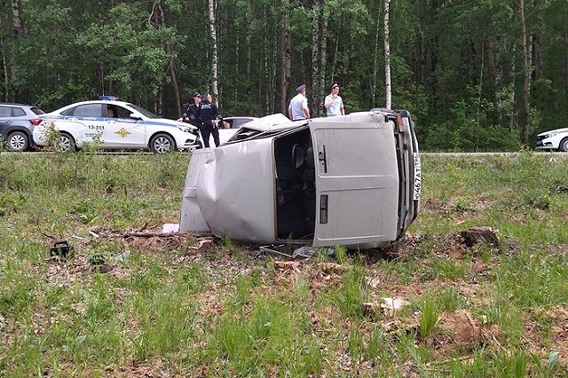 Машина с пьяной компанией перевернулась под Асбестом. Есть погибший
