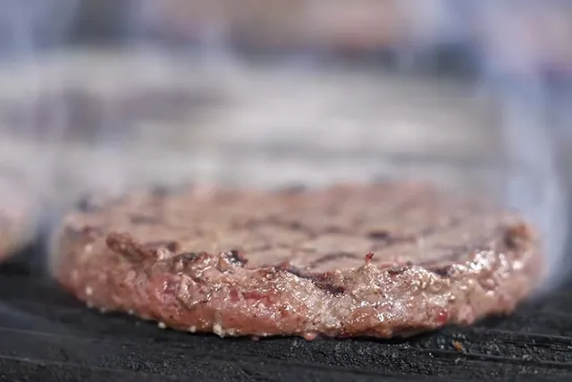 В Екатеринбурге будут судить мужчину, напавшего с ножницами на сотрудников бургерной