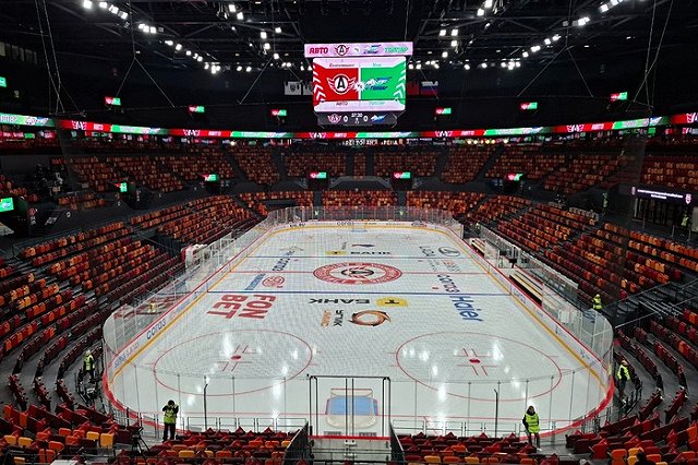 Екатеринбуржцы несколько часов безуспешно пытались купить билеты на игру «Автомобилиста»