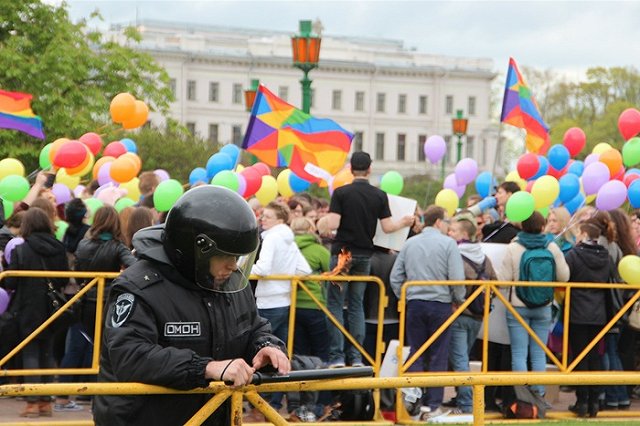 Бойцы ОМОН сдали экзамен на ношение черного берета — до финиша дошли не все