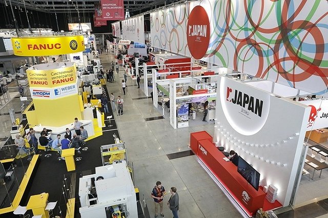 На «Иннопроме» показали убийцу дронов, промышленных роботов и чудо-кепку