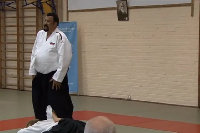 Сигал заявил, что никогда не откажется от российского гражданства