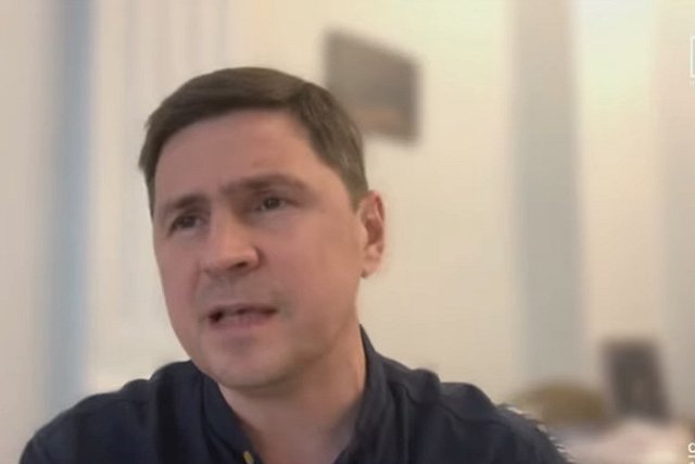 Подоляк назвал Крымский мост одной из целей для удара Украины