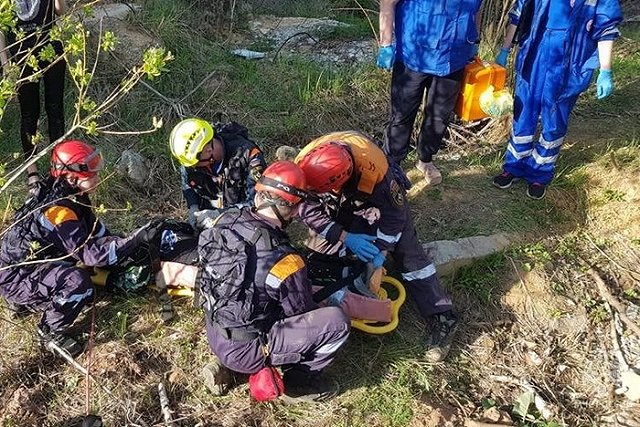 В Екатеринбурге 11-летний школьник упал в овраг на заброшенной стройплощадке