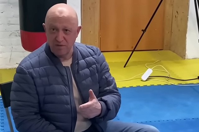 «Давайте не будем „у…“». Мэр Екатеринбурга пригласил к себе Евгения Пригожина