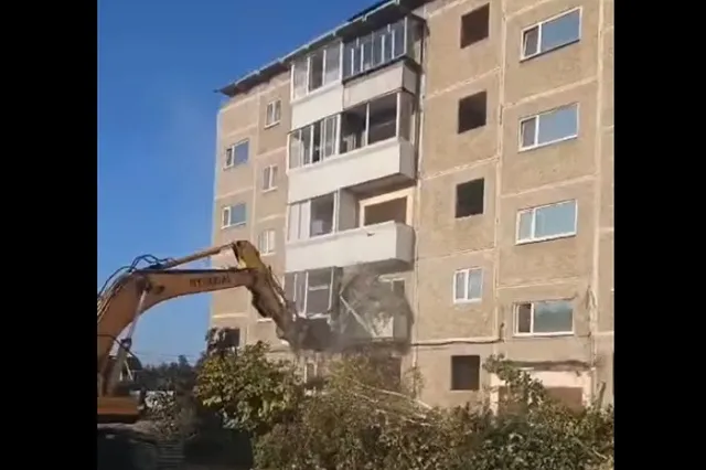 Снос дома, где от взрыва газа обрушились два подъезда, начался в Нижнем Тагиле (ВИДЕО)