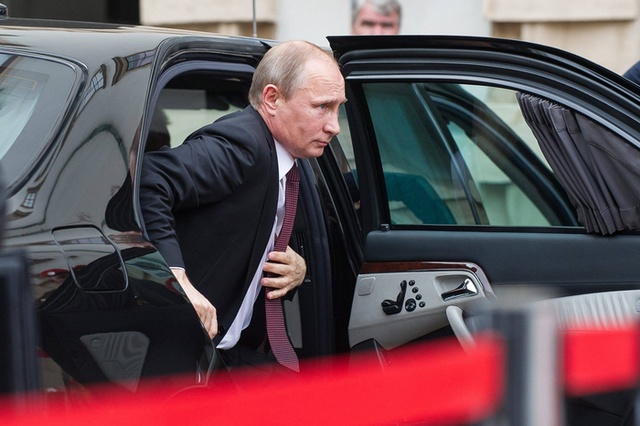 Песков заявил о готовности Путина к двусторонней встрече с Порошенко