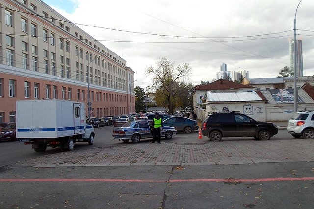 «Кто не скачет, тот москаль». Управление ФССП снова «заминировали»