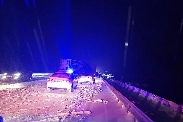 Водитель «Ленд Крузер Прадо» погиб минувшим вечером в двойном ДТП на ЕКАД