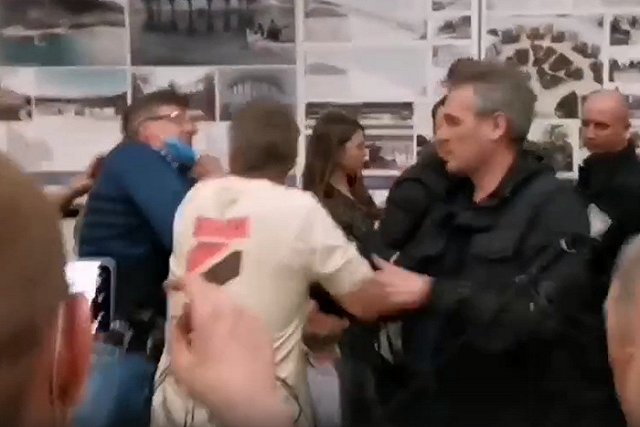 Уральские общественники подрались на публичных слушаниях